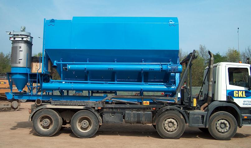 Horizontal silo on hookloader